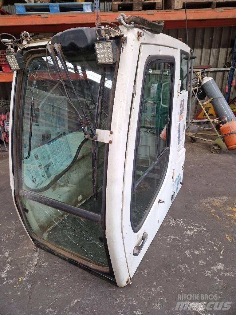 Liebherr A 904 C Cabine en interieur