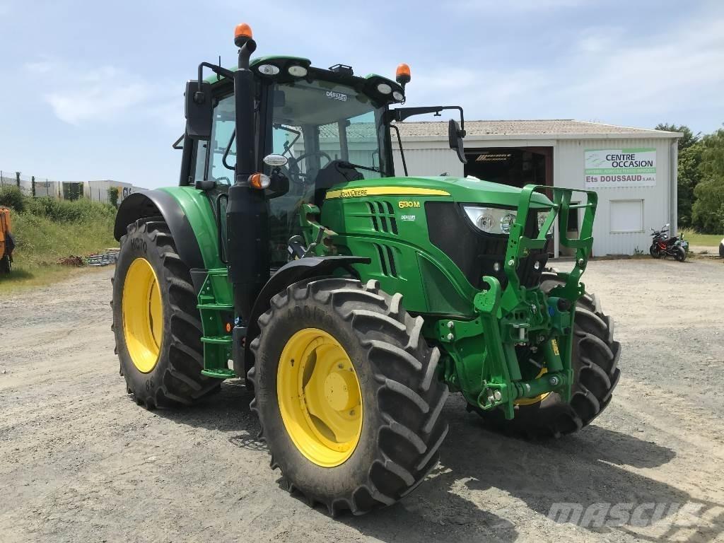 John Deere 6130 M Tractoren