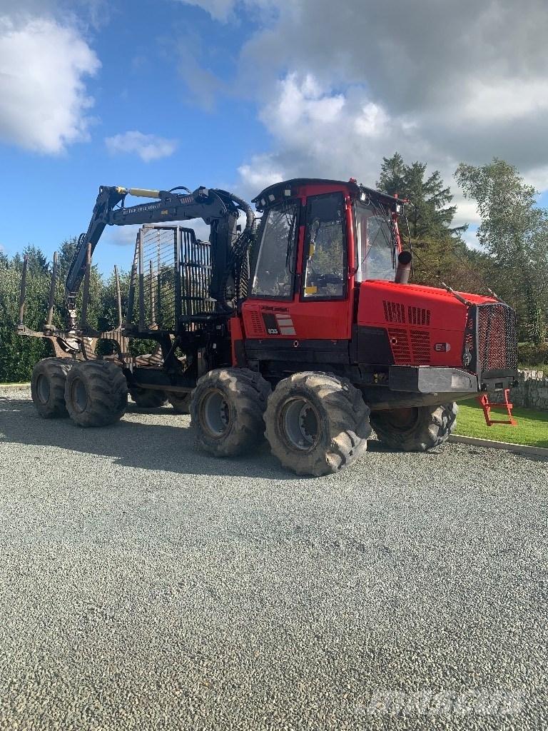 Komatsu 835 Uitrijwagens