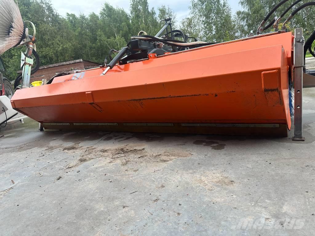 Tuchel Plus 590-260 Veegmachines