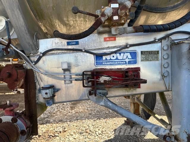  NOVA MC307 7000 GAL Tankwagen