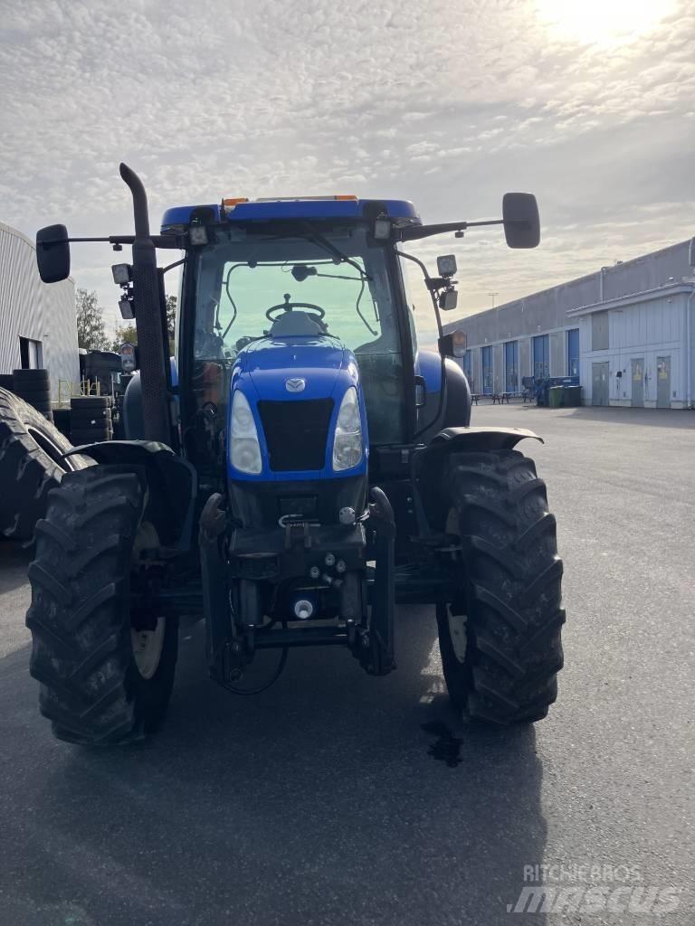 New Holland T 6020 Tractoren