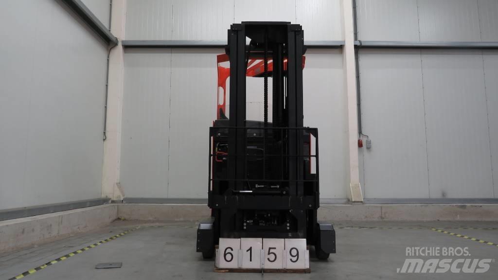 BT RRE140M Reachtruck voor hoog niveau