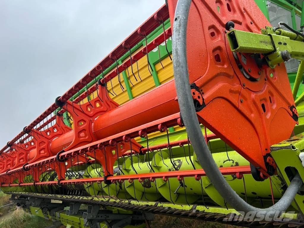 CLAAS Lexion 670 4x4 Maaidorsmachines