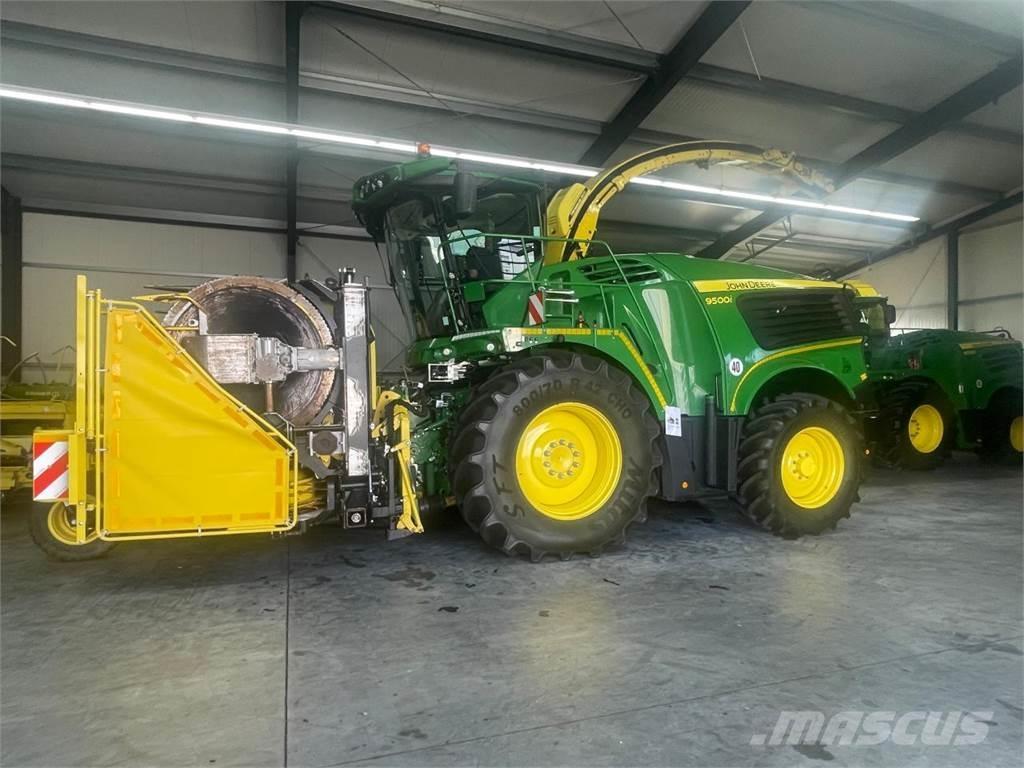 John Deere 8200i Zelfrijdende veldhakselaars