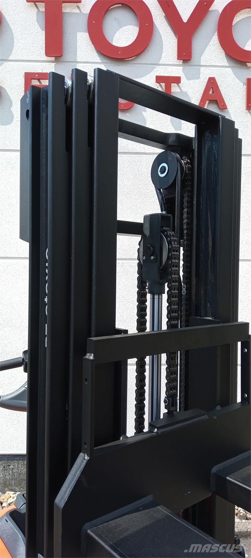 Toyota SWE120L Zelfrijdende stapelaars