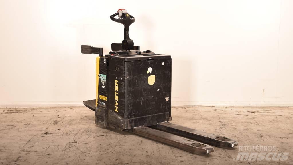 Hyster P 2.0 S Pallettruck met meerij platform