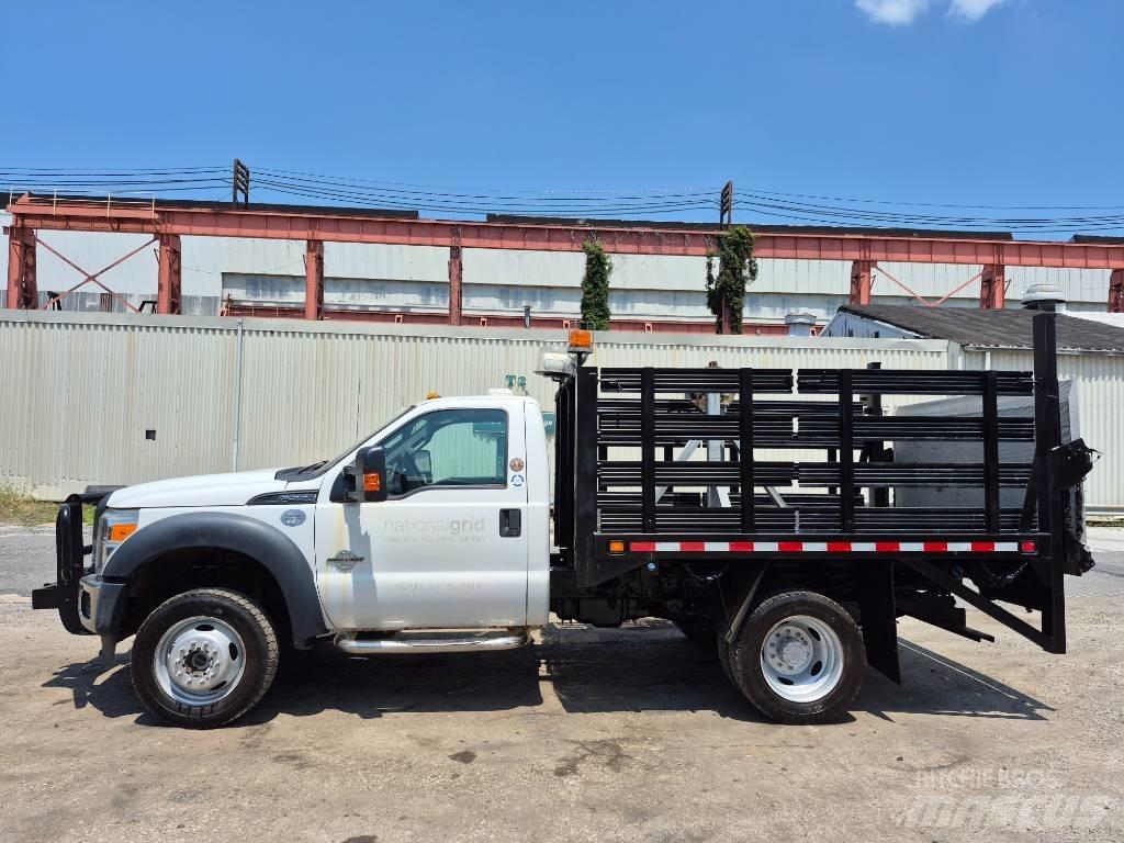 Ford F 550 Bestelwagens met open laadbak
