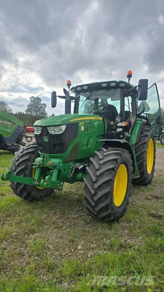 John Deere 6150 R Tractoren