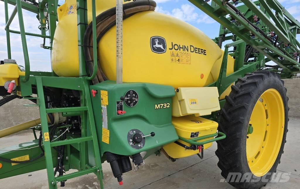 John Deere M 732 Getrokken spuitmachines