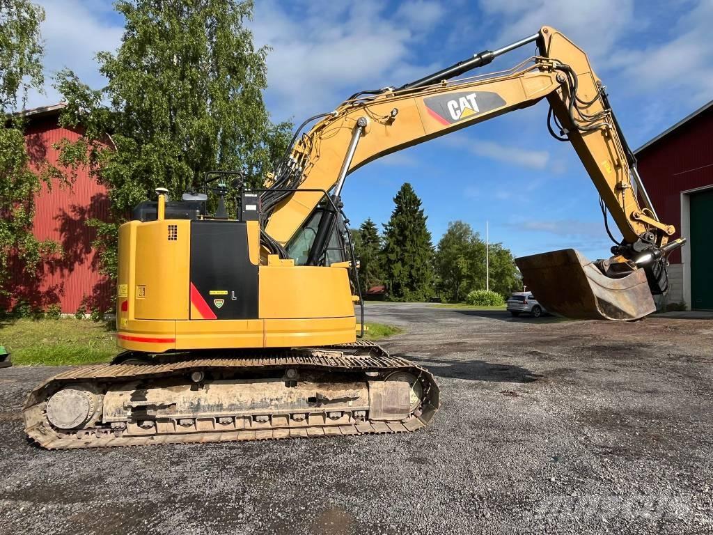 CAT 325 Rupsgraafmachines