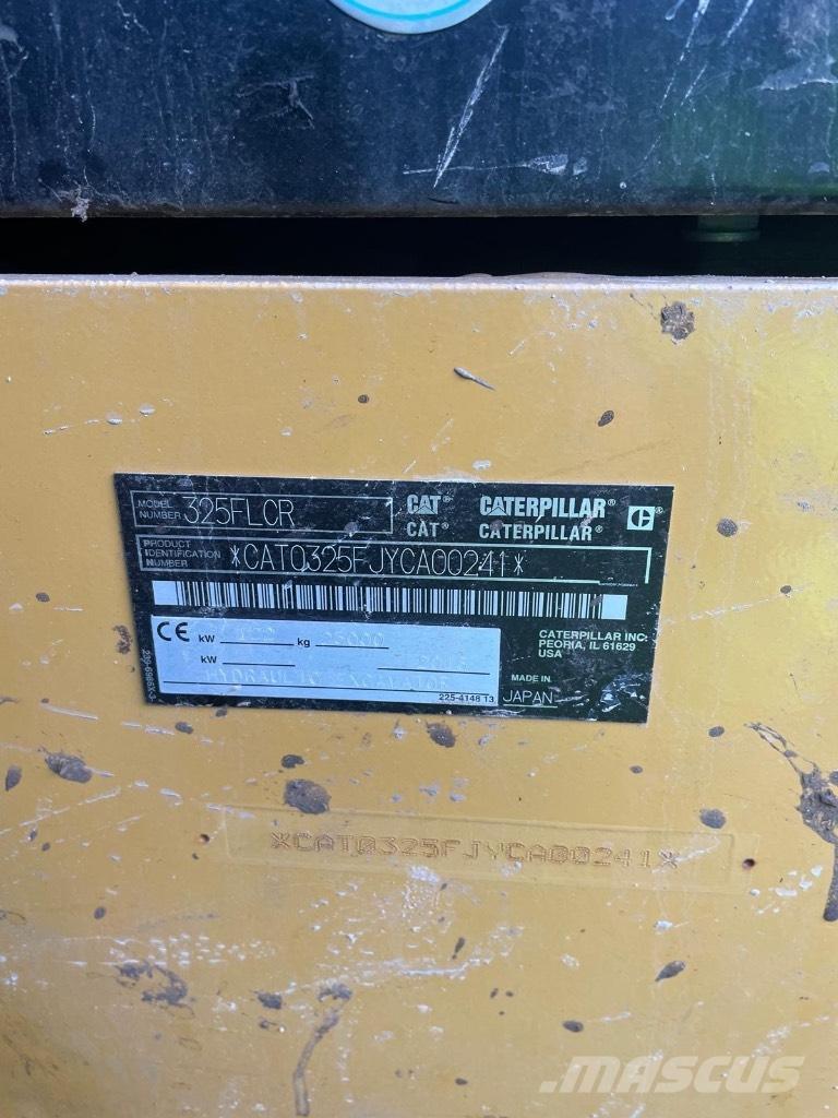 CAT 325 Rupsgraafmachines