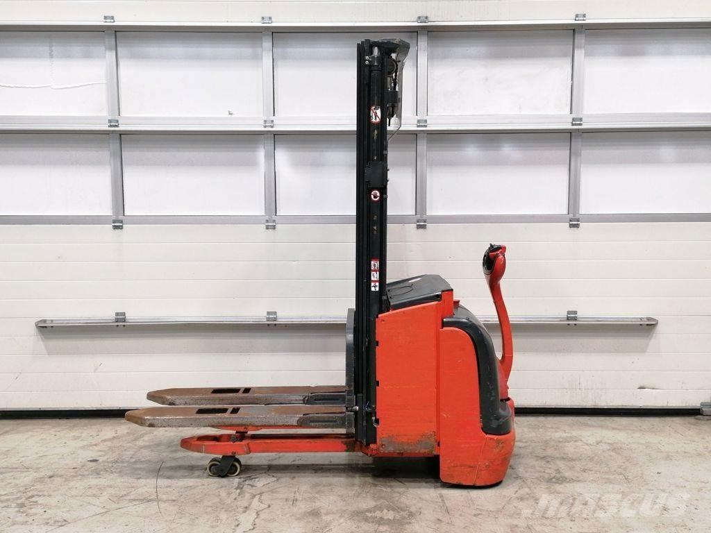 Linde L14I Meeloop stapelaar
