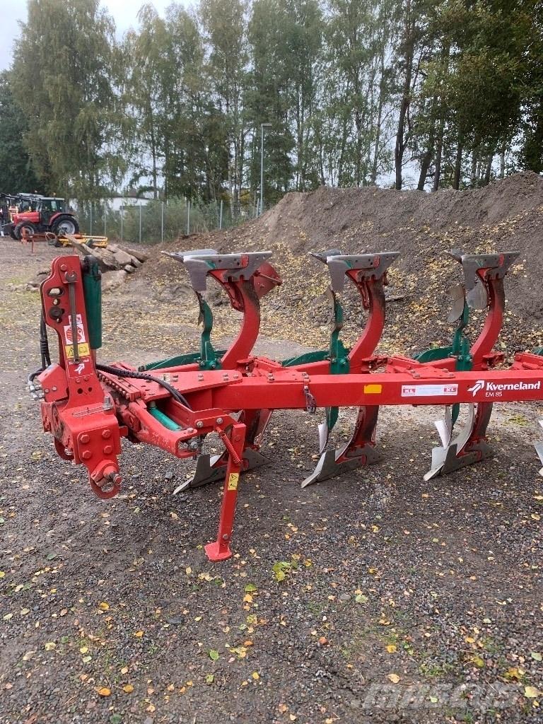 Kverneland EM85 Wentelploegen