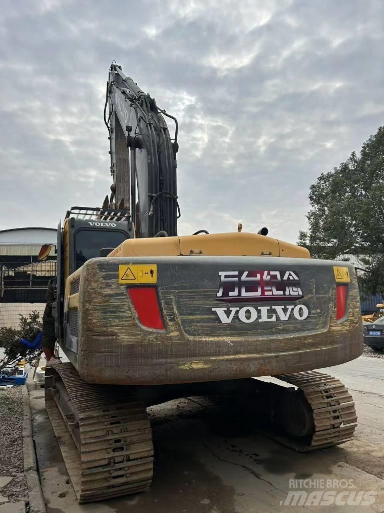 Volvo 240DL Rupsgraafmachines