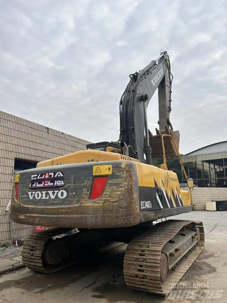 Volvo 240DL Rupsgraafmachines