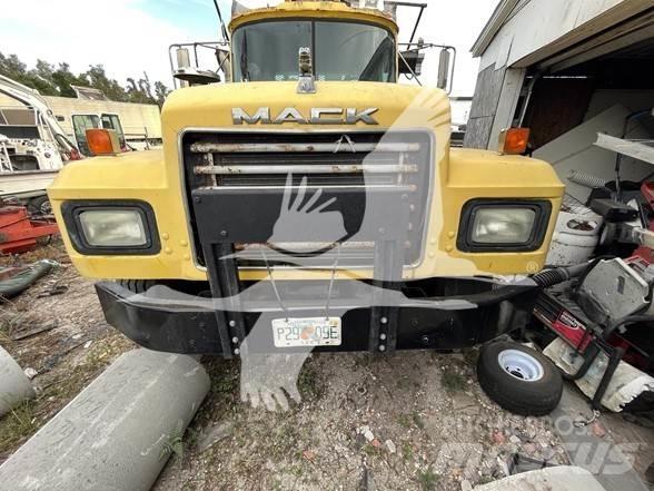 Mack RD688S Vuilniswagens