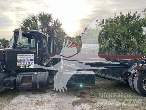 Mack RD688S Vuilniswagens