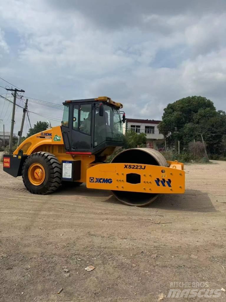XCMG XS 223 J Trilrolwalsen