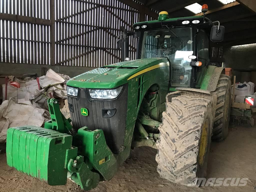John Deere 8260 R Tractoren