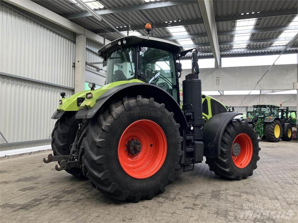CLAAS Axion 930 Tractoren