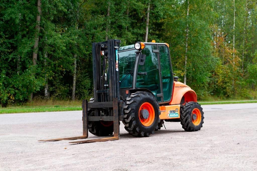 Ausa C 250 H Vorkheftruck voor zwaar terrein