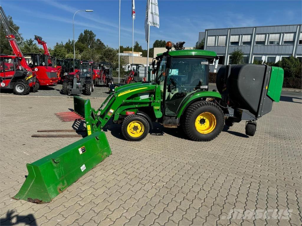 John Deere 3720 Compacttrekkers