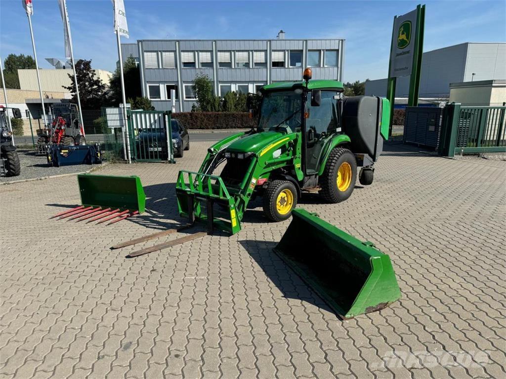 John Deere 3720 Compacttrekkers