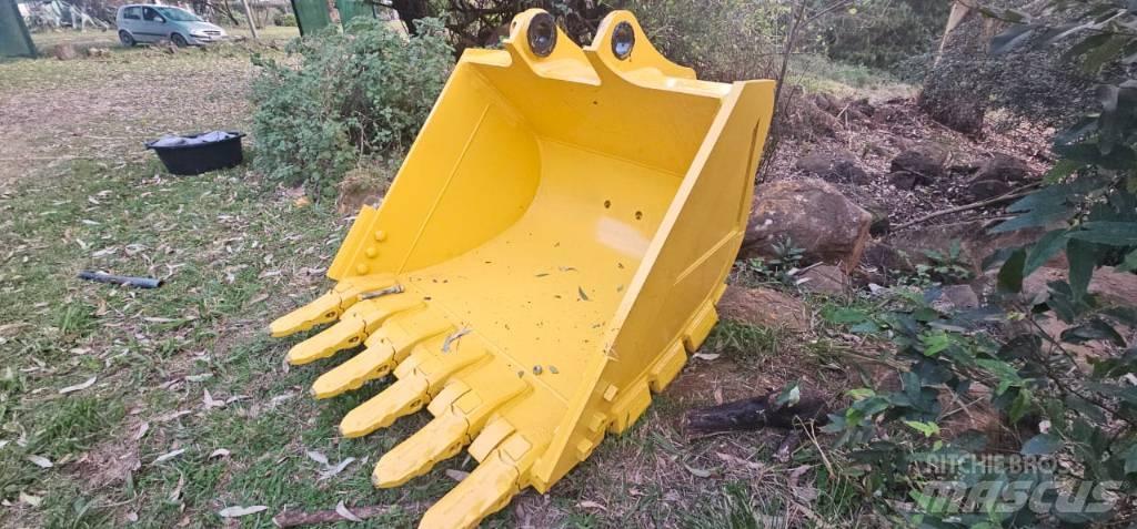 Komatsu PC210 Gieken en dippers