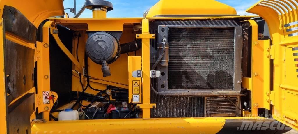 JCB JS 220 LC Rupsgraafmachines
