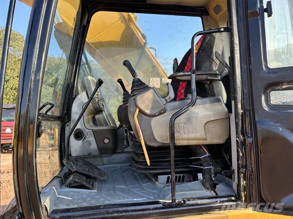 CAT 320 D Rupsgraafmachines