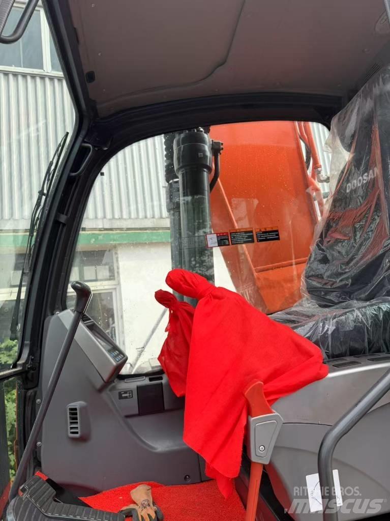 Doosan DX 225 LCA Rupsgraafmachines