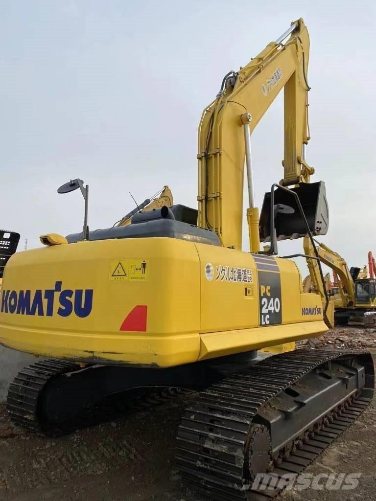 Komatsu 240LC-8 Rupsgraafmachines