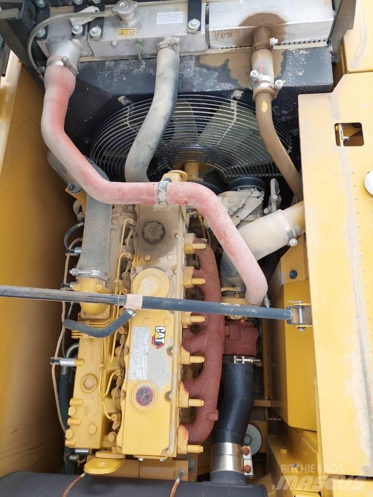 CAT 323D3 Rupsgraafmachines
