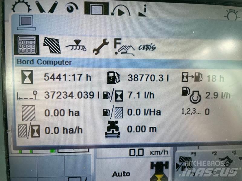 CLAAS ARION 550 Tractoren