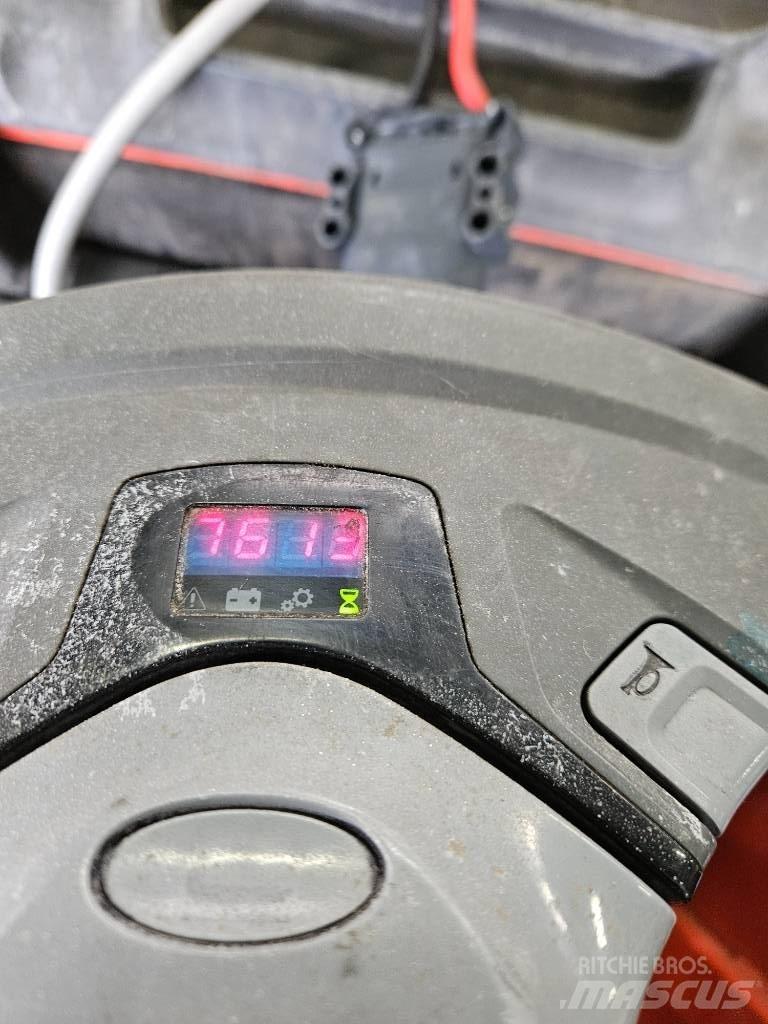 BT LPE250 Pallettruck met meerij platform