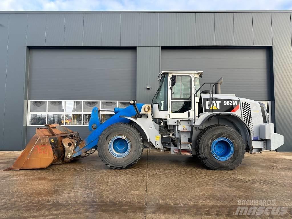 CAT 962 M / **NEW ENGINE** Wielladers