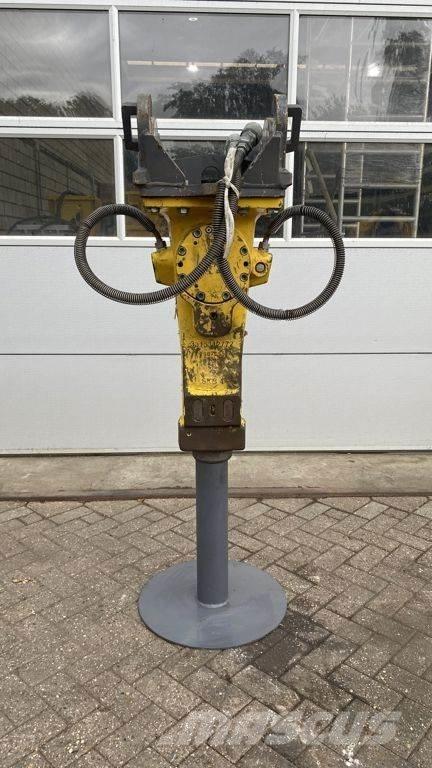 Epiroc SB452 Hamers en brekers
