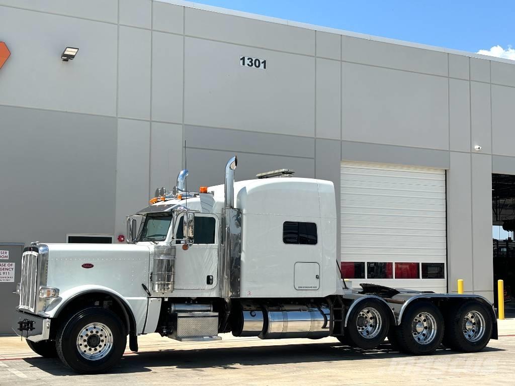 Peterbilt 389 Trekkers