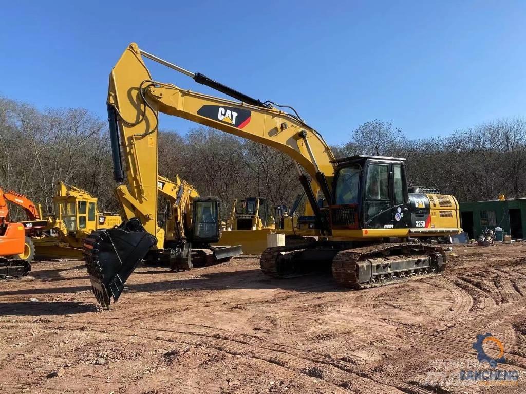 CAT 325 D Rupsgraafmachines