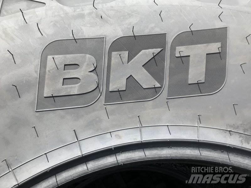 BKT 710/70R38 Banden, wielen en velgen