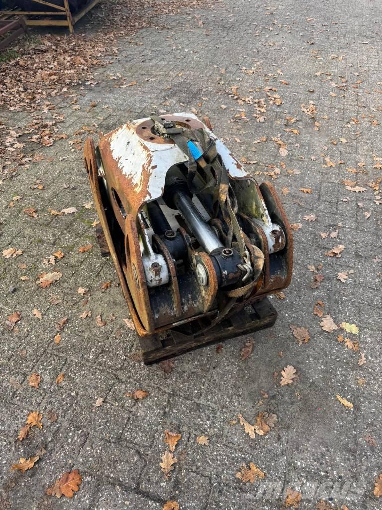 Komatsu G36 Grijpers