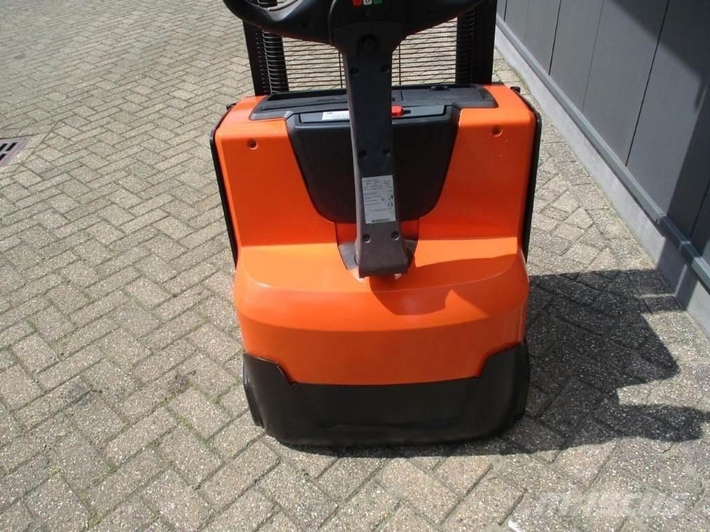 Toyota SWE 120L Meeloop stapelaar