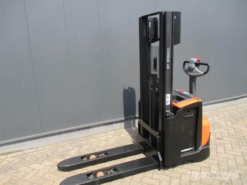 Toyota SWE 120L Meeloop stapelaar