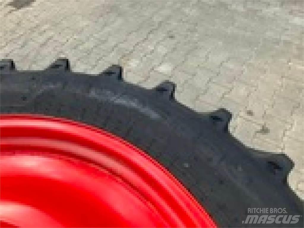 Alliance 320/85R38 Banden, wielen en velgen