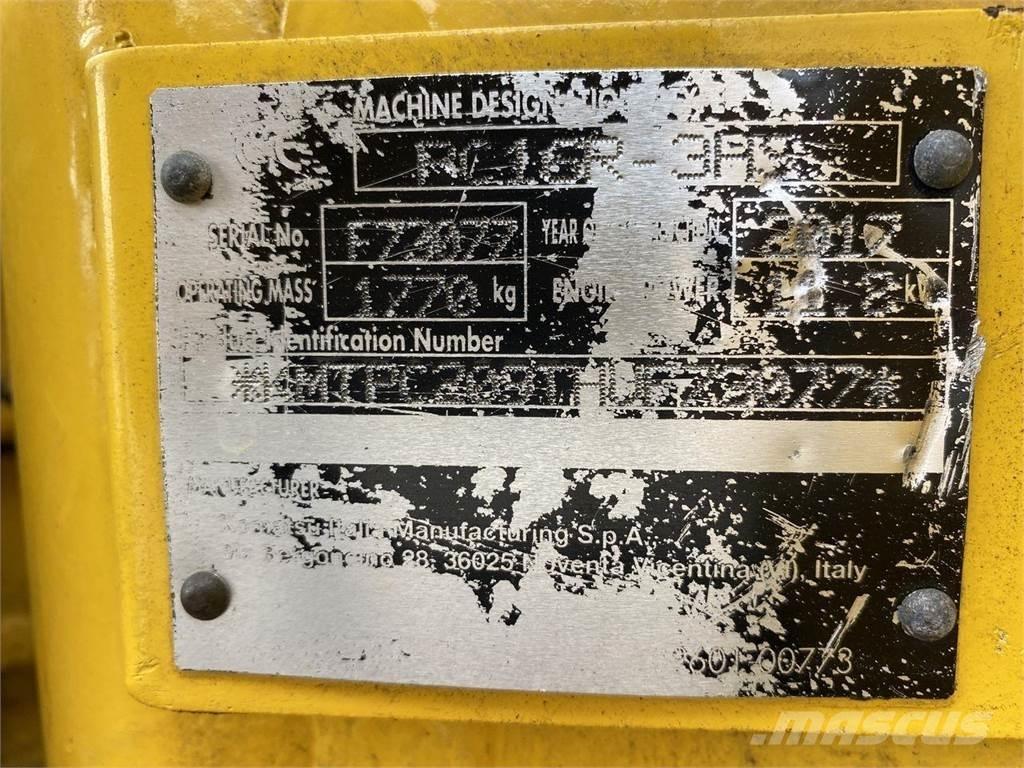 Komatsu PC16R-3HS Wielgraafmachines