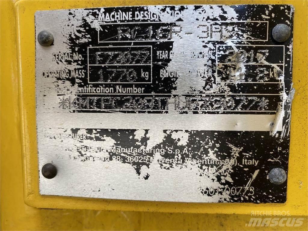 Komatsu PC16R-3HS Wielgraafmachines