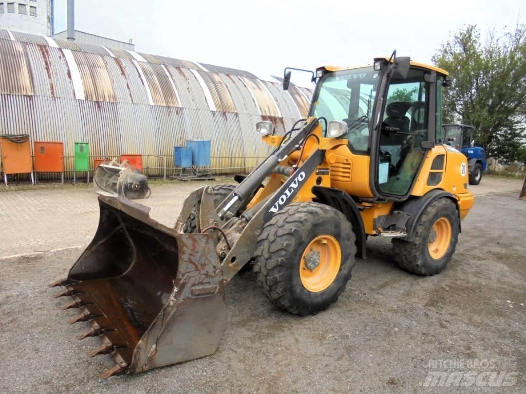 Volvo L 25 F Wielladers
