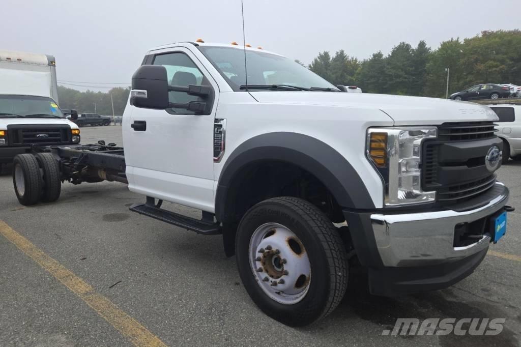 Ford F 550 XL SD Chassis met cabine