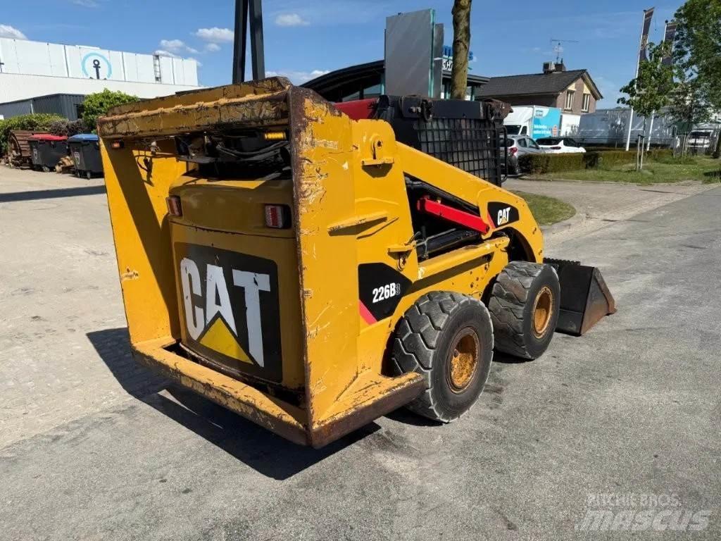 CAT 226B3 Turbo Schrankladers
